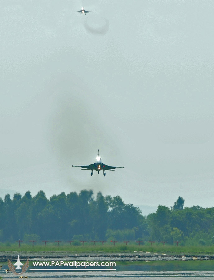 jf-17_thunder_pakistan_air_force_pac_kamra_016.jpg