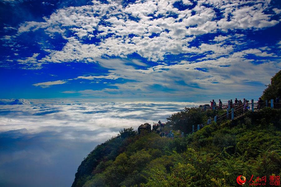 Jinding-Hill,Emei-Mountain,Sichuan.(6).jpg