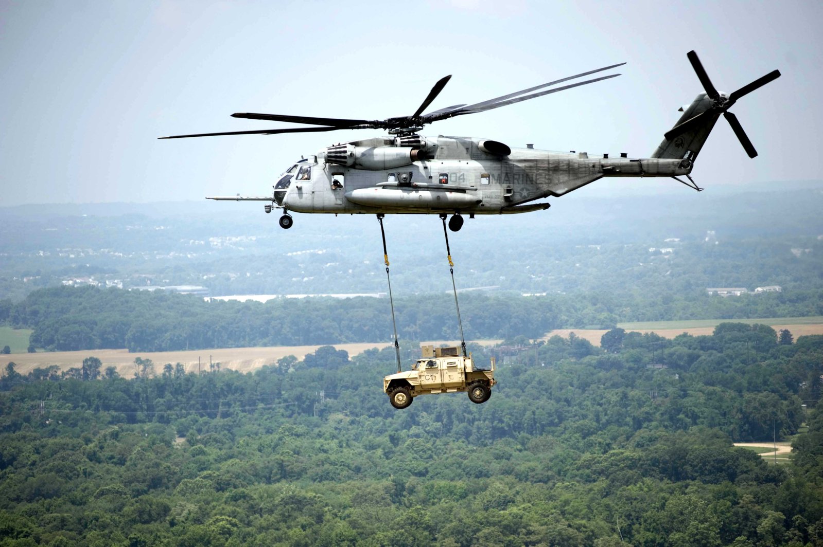 JLTV_USMC_helo.jpg