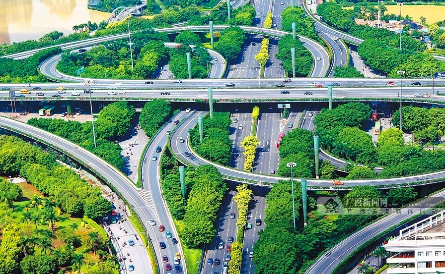 打造互联式立体交通系统，已成为首府加快城市快速路网建设的重要一环.jpg