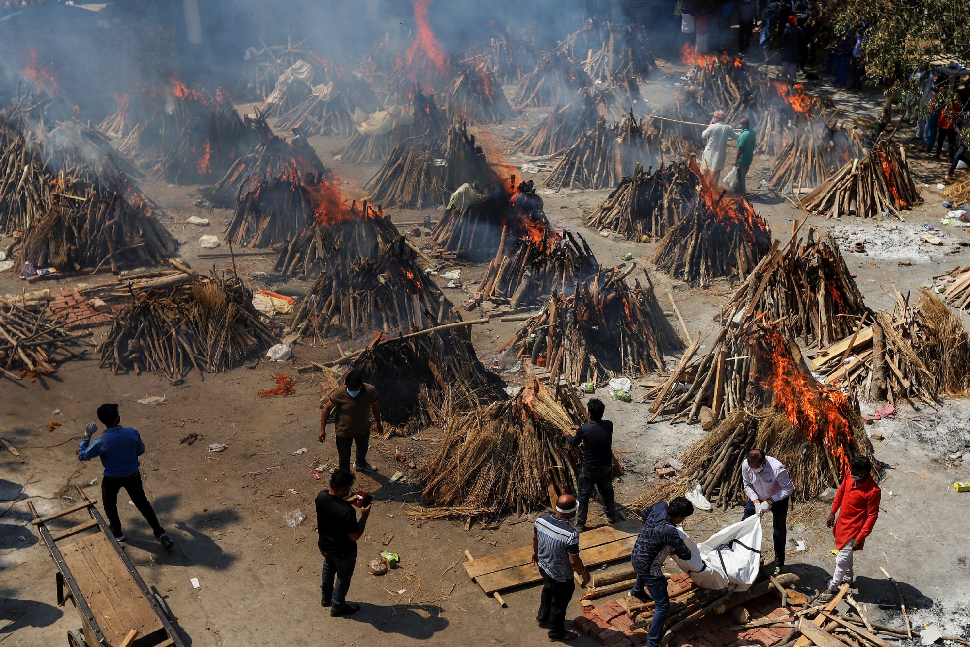 印度新德里，当地的一处火葬场.jpg
