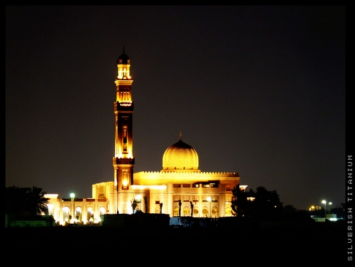 jumeirah-beach-dubai-uae-mosque-night-contrast.jpg