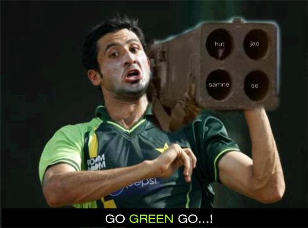 Junaid-Khan_with-His-Rocket-bowling-against-india-cricket-funny-pictures2.jpg