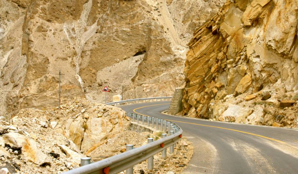 Karakoram Highway1.jpg