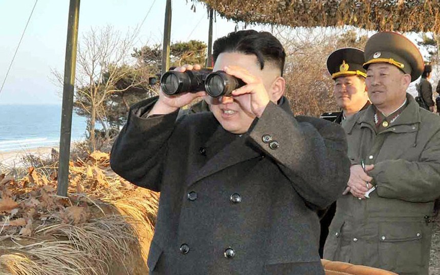 kim-binoculars_2529131k.jpg