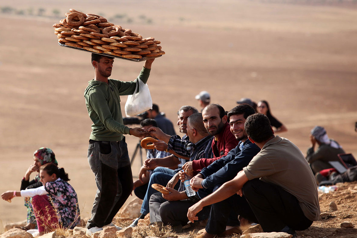 kobane-spectators.jpg