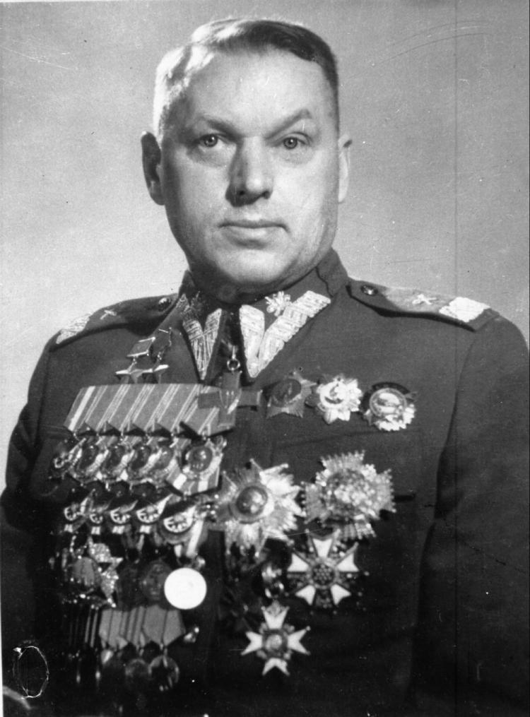 Konstanty_Rokossowski.jpg