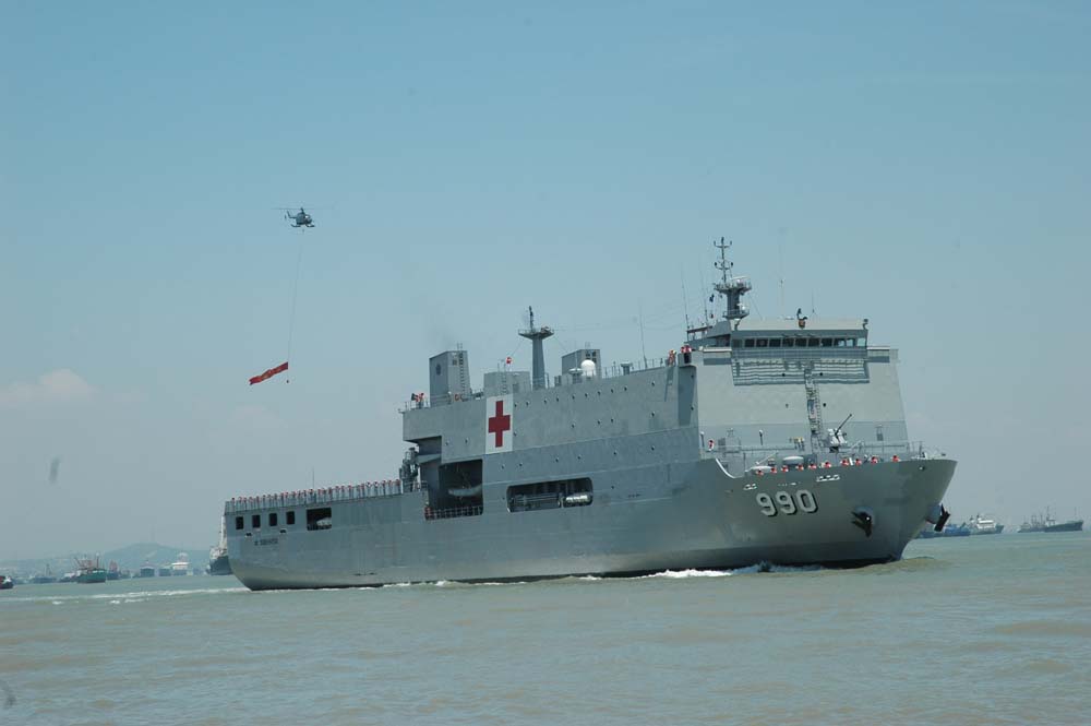 KRI_dr_Soeharso_990.jpg