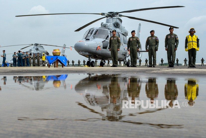 kru-udara-air-crew-berada-di-depan-satu-dari-_190128133829-130.jpg