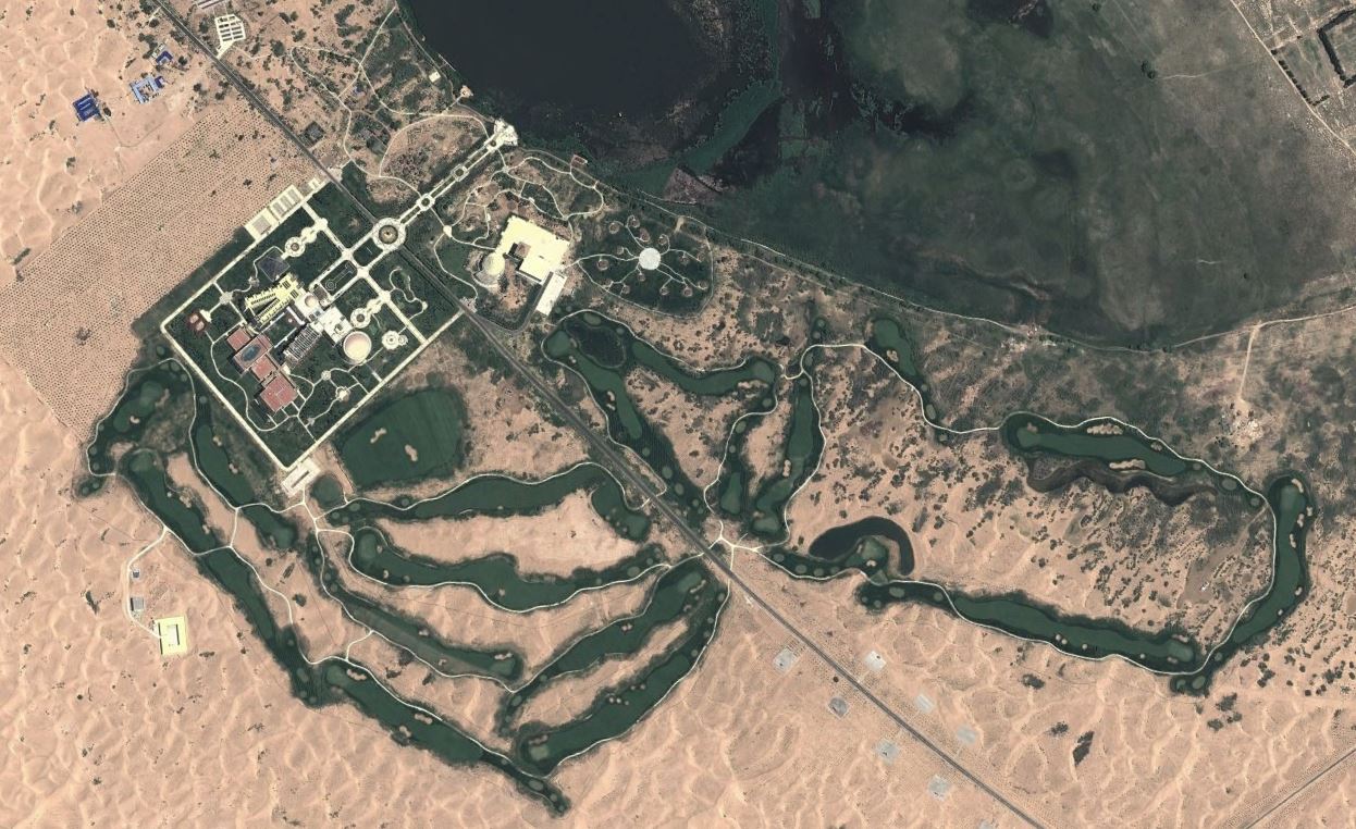 Kubuqi desert_golf course.JPG