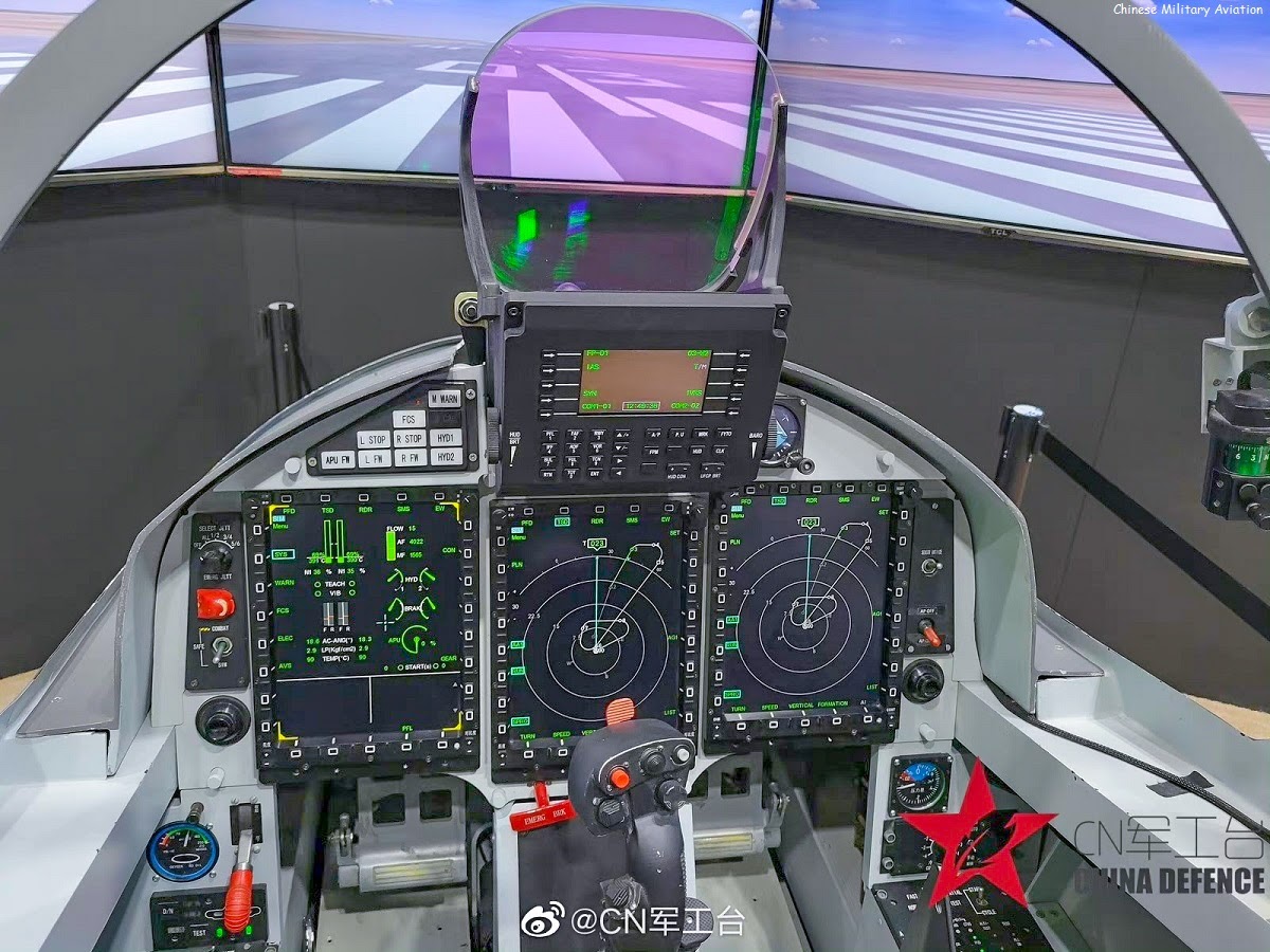 L-15AW_cockpit.jpg