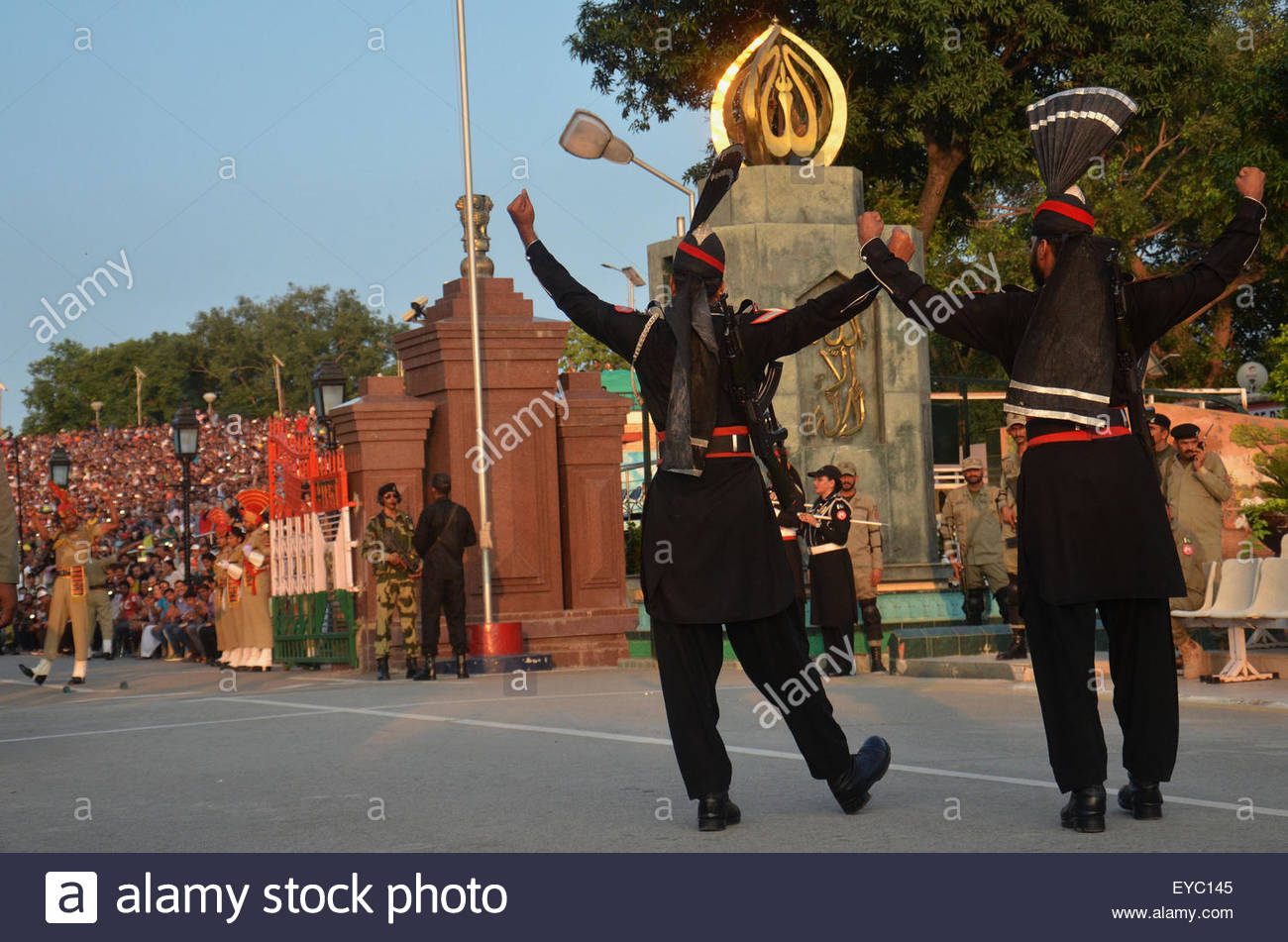 lahore-pakistan-26th-july-2015-pakistani-rangers-during-a-daily-parade-EYC145.jpg