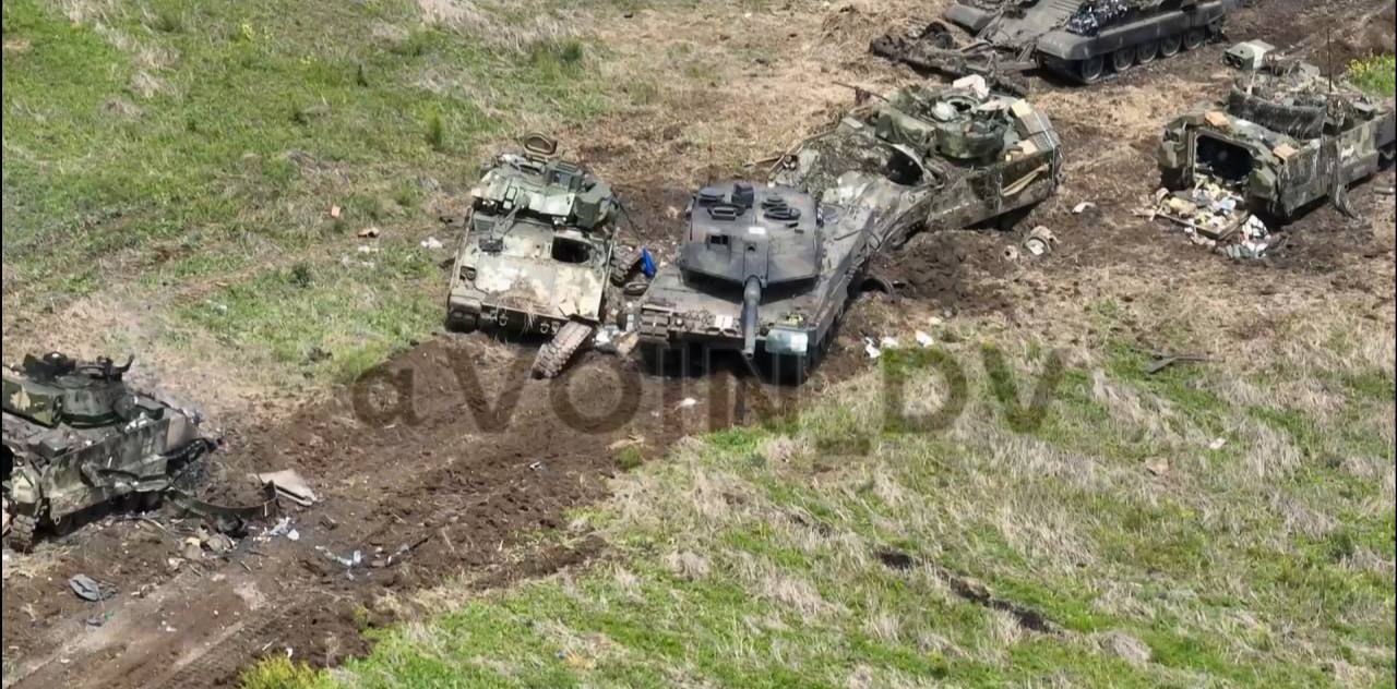 Leopard 1 & Bradleys picture June 9 23.jpg