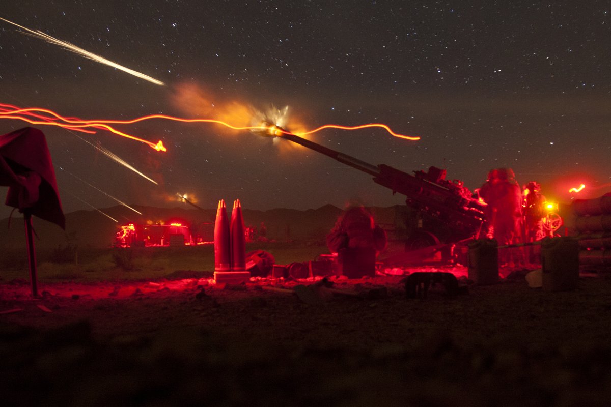 lightweight-howitzers-during-exercise-steel-knight-in-california.jpg
