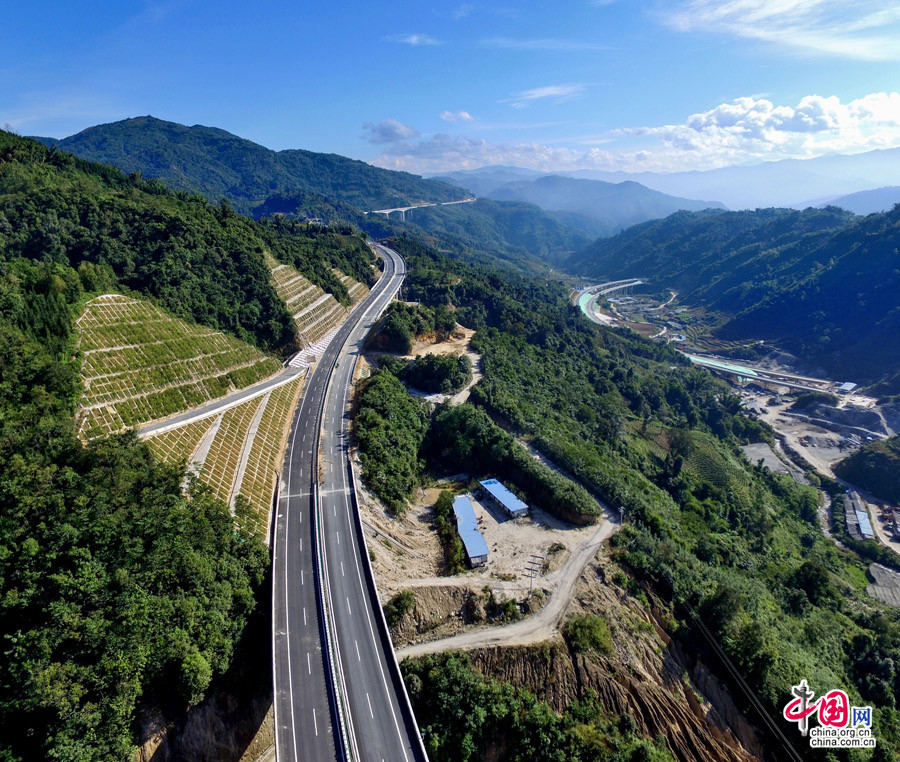 Longling-Ruili Expressway 6.JPG