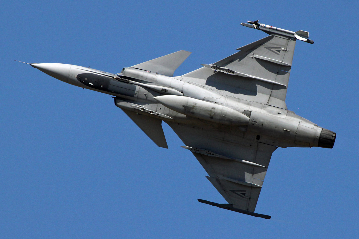 Magyar Legiero - Saab JAS-39C Gripen - 32 - 8169 NET.jpg