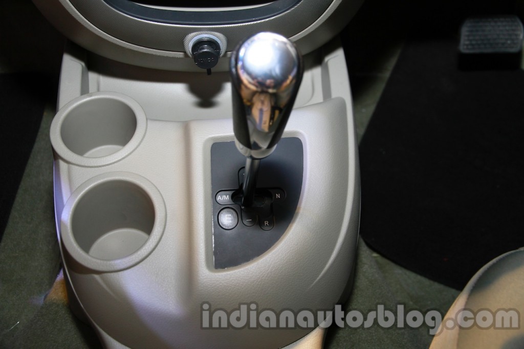 Mahindra-Quanto-autoSHIFT-AMT-shifter-at-Auto-Expo-2014-1024x682.jpg