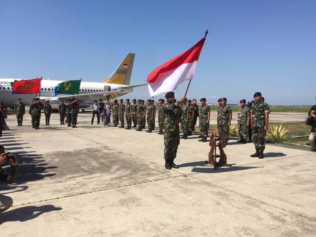 membawa-Bendera-1.jpg