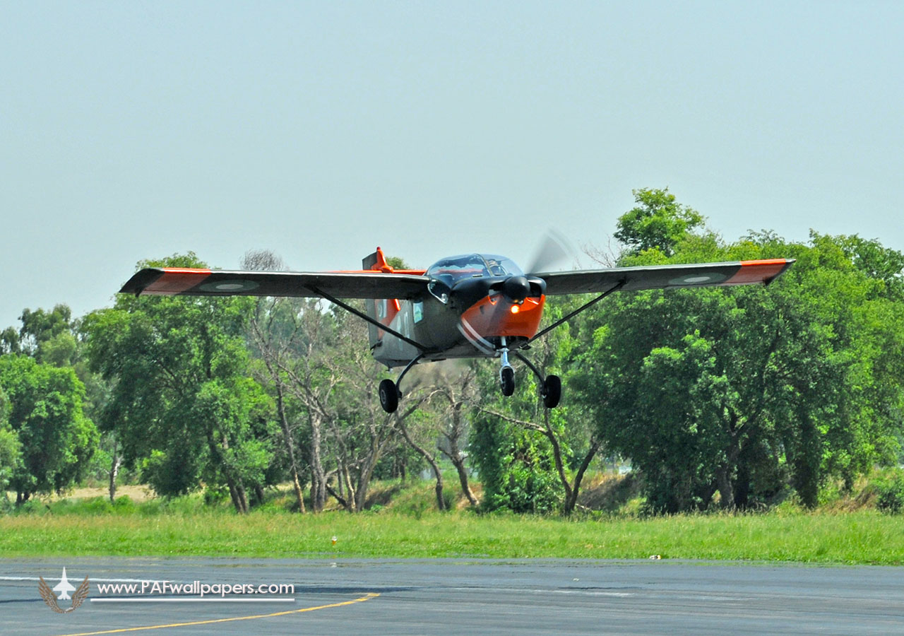 mfi-17_mushak_trainer_pakistan_air_force_06.jpg