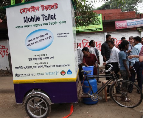 mobile_toilet_-480x398.jpg