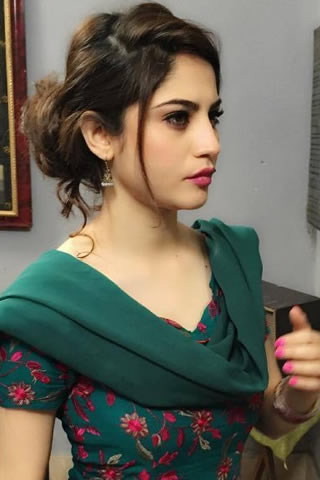 Model_Neelam_Muneer.jpg