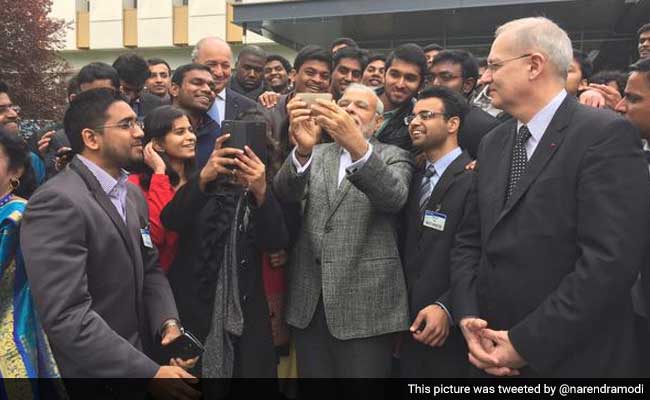 modi-selfie_650x400_61428751640.jpg