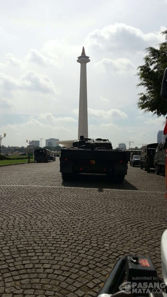 monas10.jpg