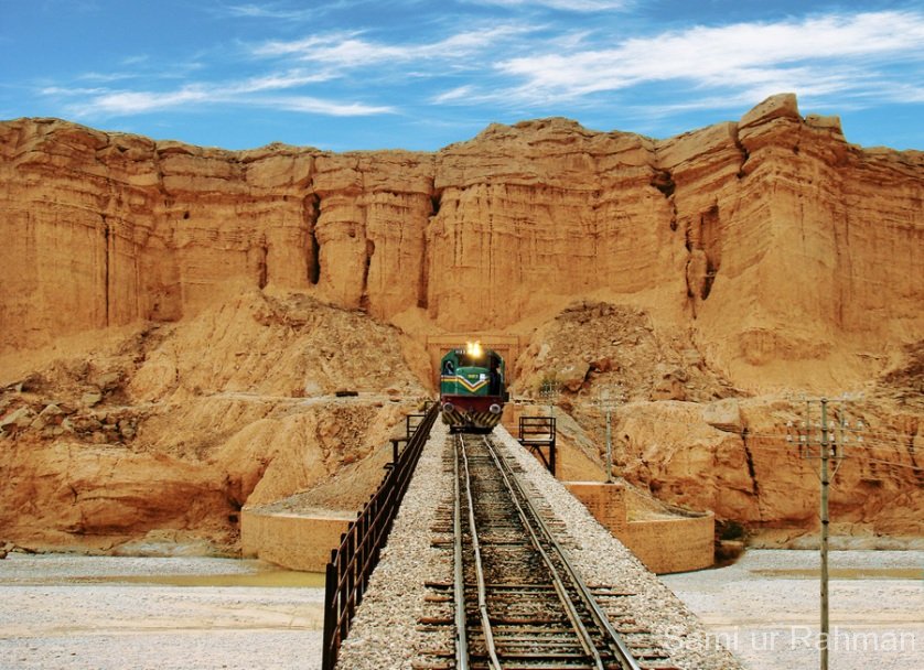 mushkaf-tunnel-with-train.jpg