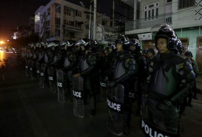 myanmar-anti-riot-1.jpg