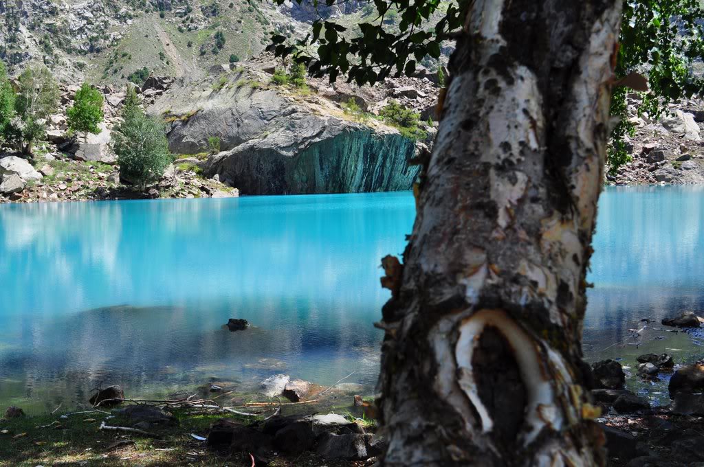 Naltar_Lake_Pakistan_by_qasimmansoo.jpg