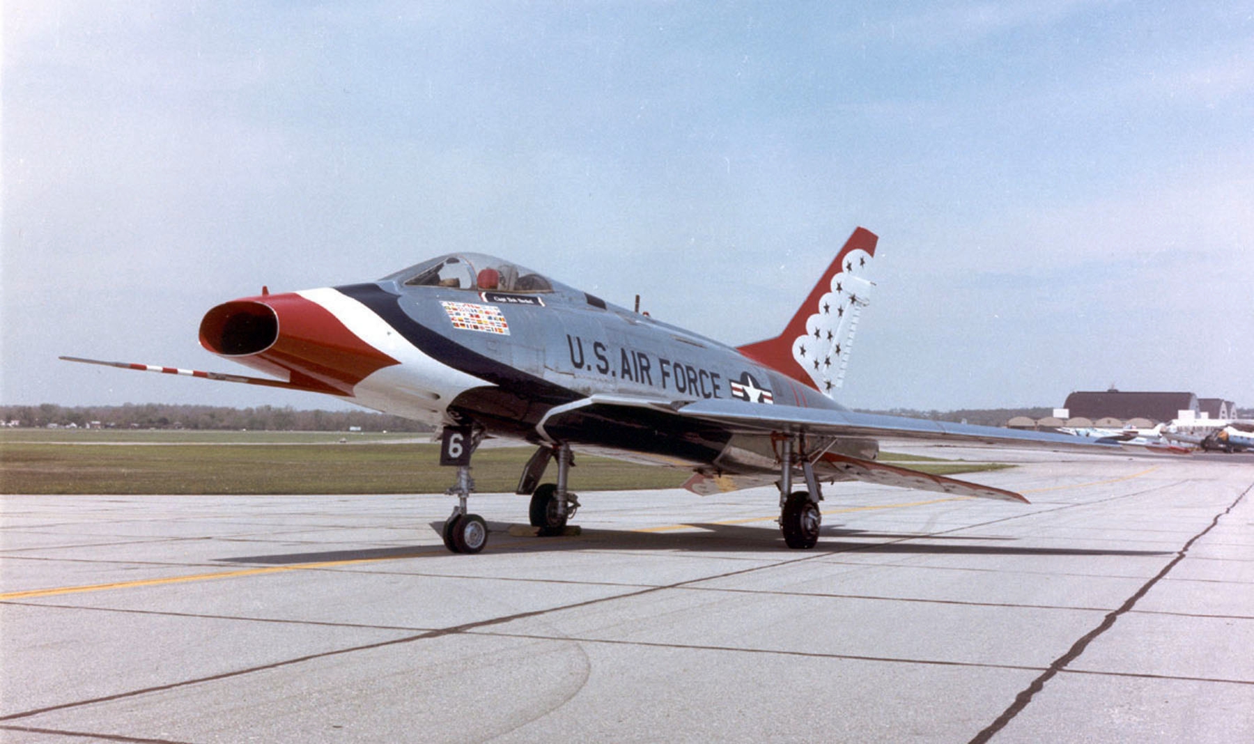 North_American_F-100D_Super_Sabre_USAF.jpg