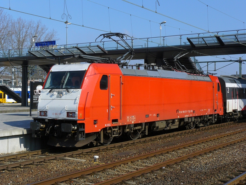 ns-hispeed-traxx-locomotive-number-6003.jpg