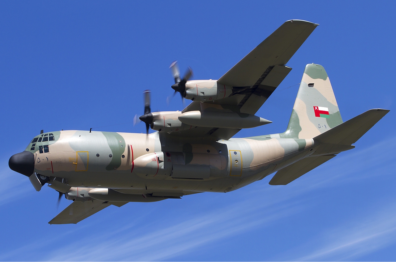 Oman_Air_Force_C-130H_Hercules_Lofting.jpg