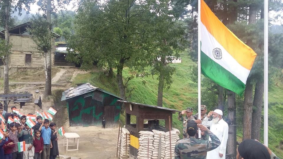 'One Flag' Indian Army & Awaam proudly fly the tricolour in the border area of North #Kashmir.jpg