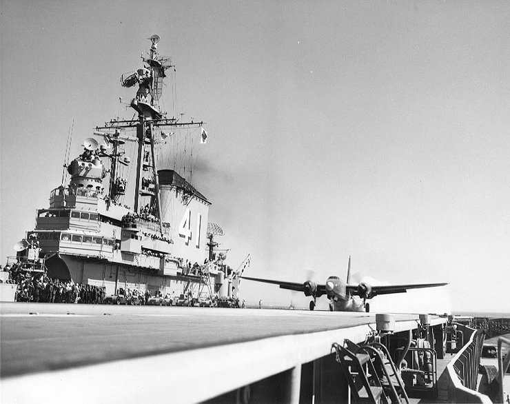 P2V_Neptune_takeoff_from_USS_Midway_(CVB-41),_April_1949.jpg