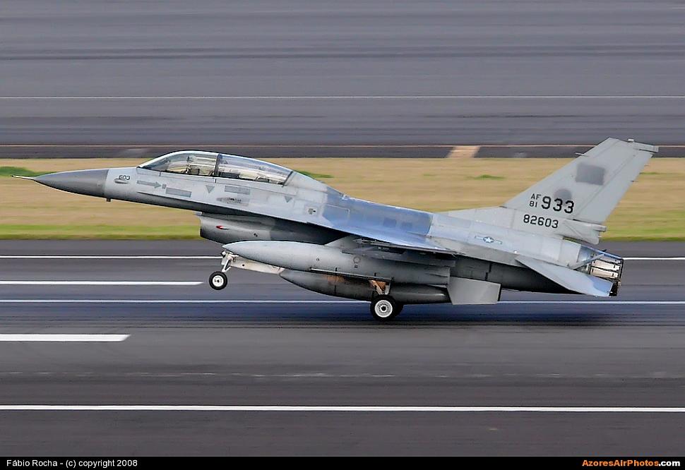 PAF F-16B block 15 #82603.jpg