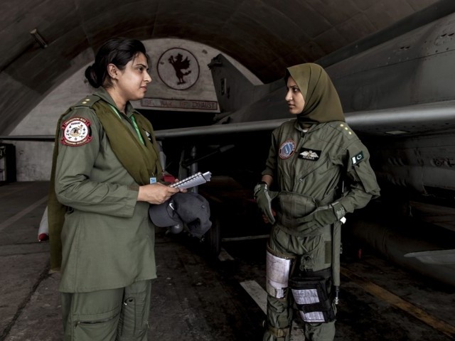 Pak-Airforce-Female-Officers.jpg