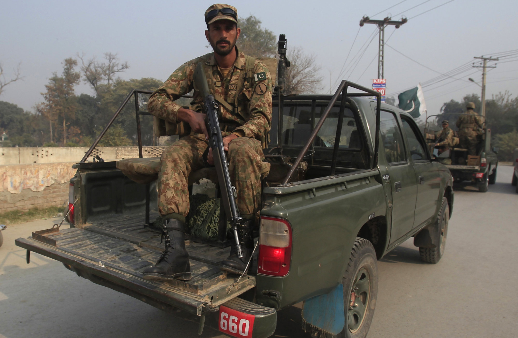 pakistan-security-forces.jpg