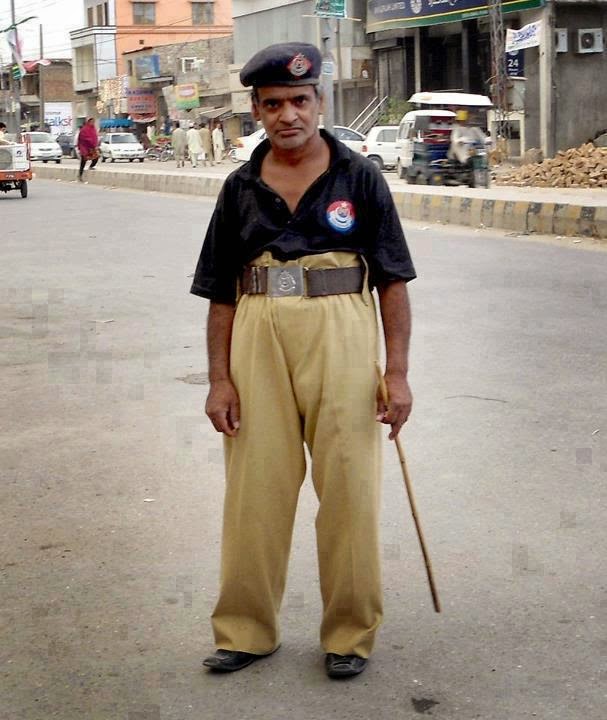 pakistani police funny (3).jpg