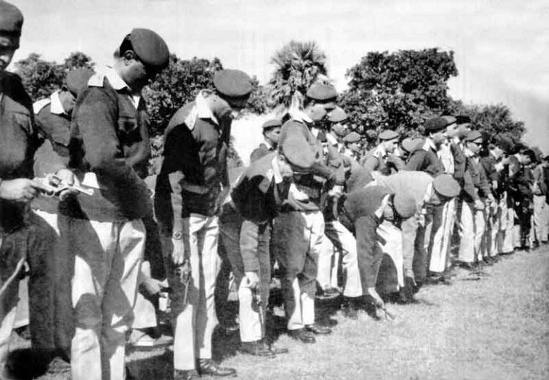 Pakistani-POWs-1971.jpg