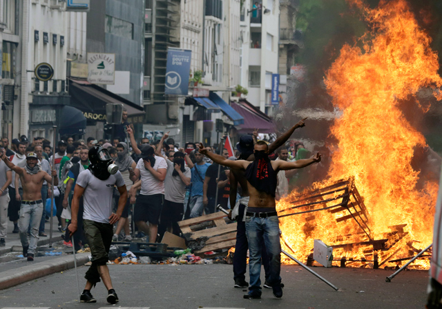 paris-riots-IT.jpg