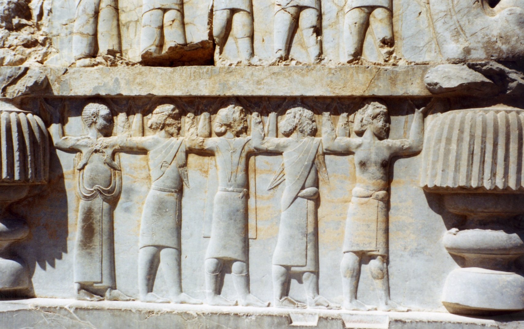 Persepolis_relief_tripylon_bas.jpg