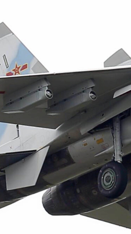 PLAAF Su-35 - 20180421 + pod xs.jpg