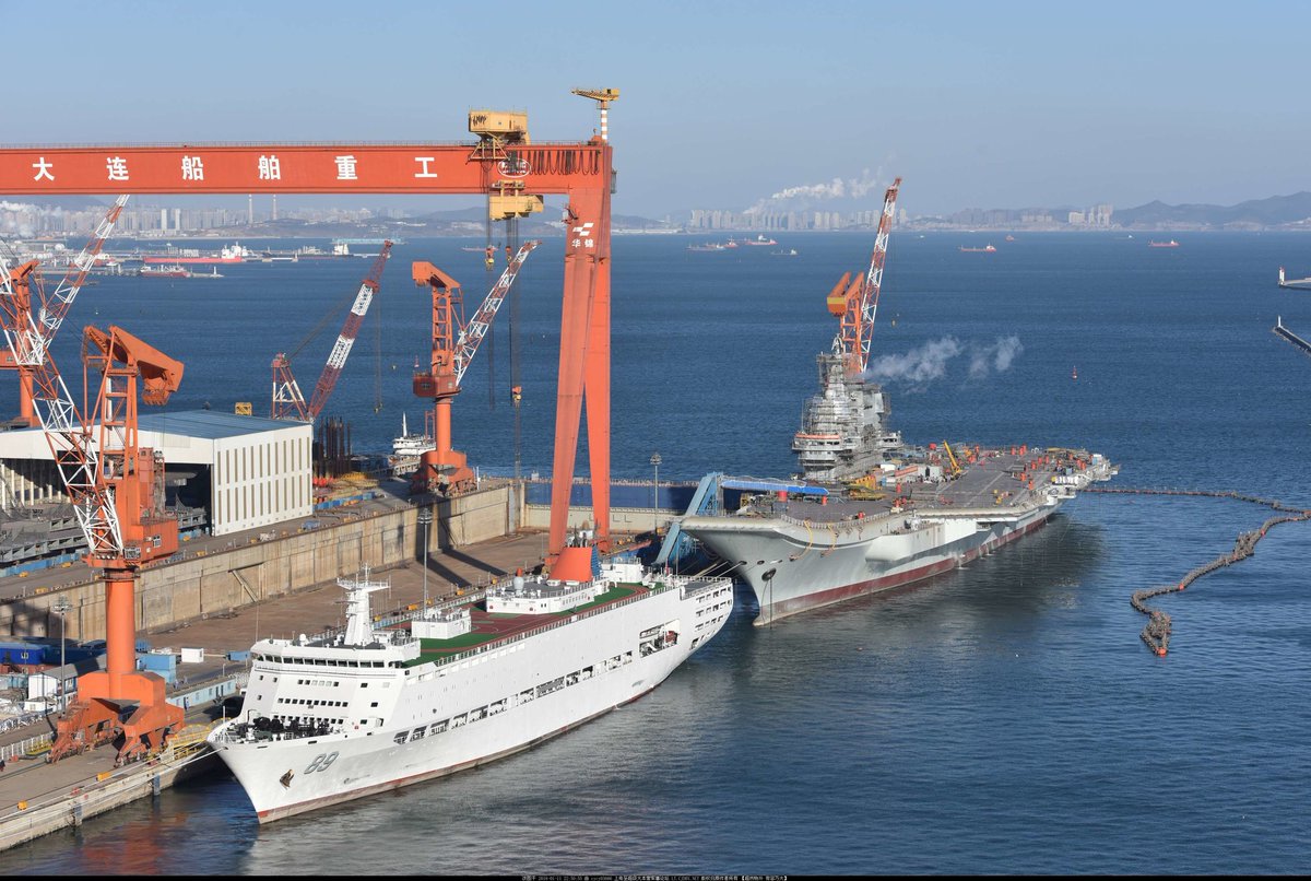 PLN Type 002 carrier + crew ship - 2018011 - 1.jpg