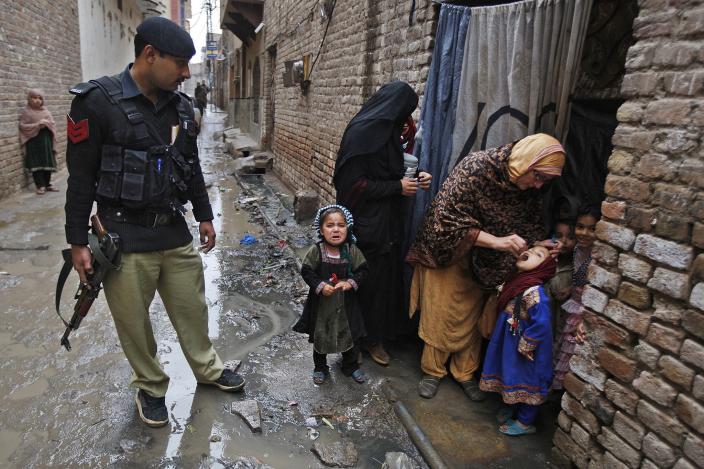 Polio3_natgeo-pakistan-06.adapt.352.2.jpg