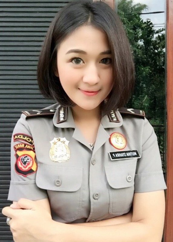 Polwan Cantik Muthia Syahra Padang dari Polres Kota Bogor.jpg