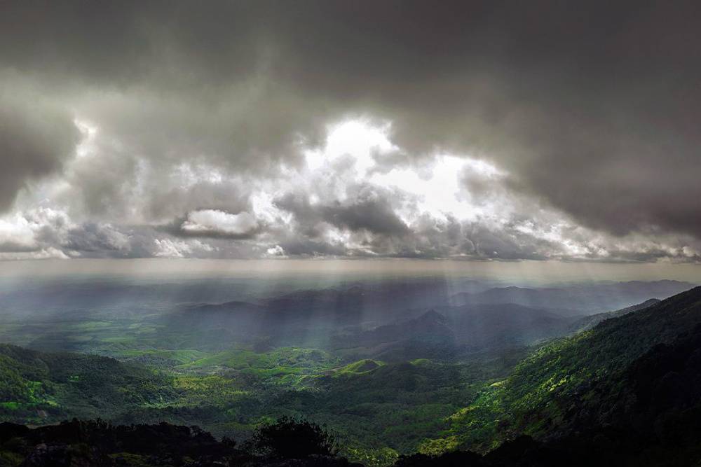 Ponmudi.jpg