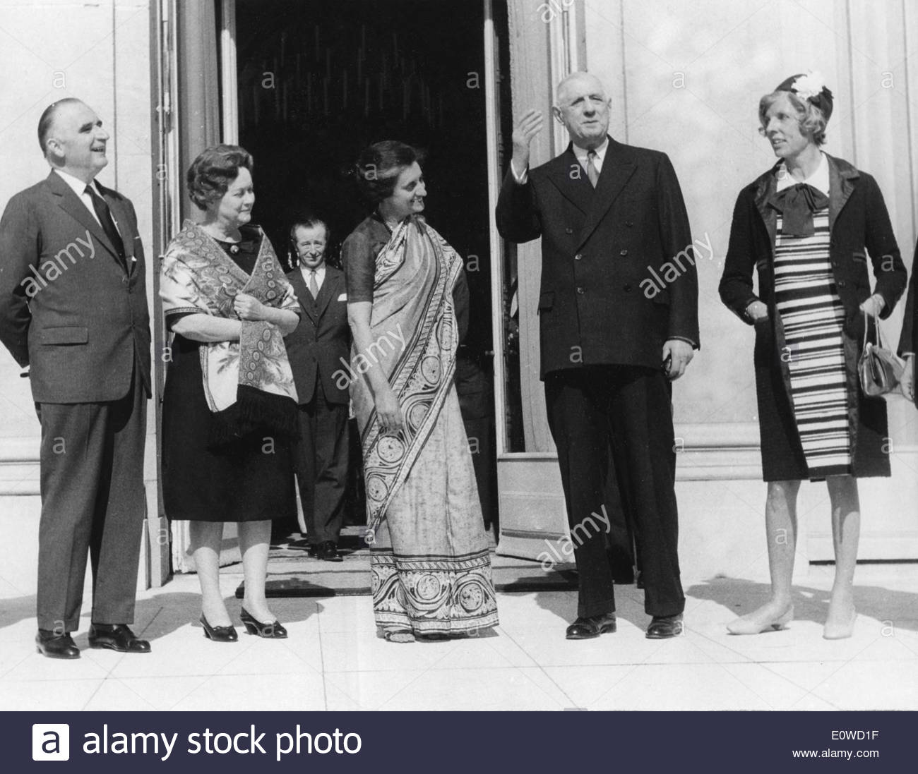 president-of-france-charles-de-gaulle-and-pms-india-indira-gandhi-E0WD1F.jpg