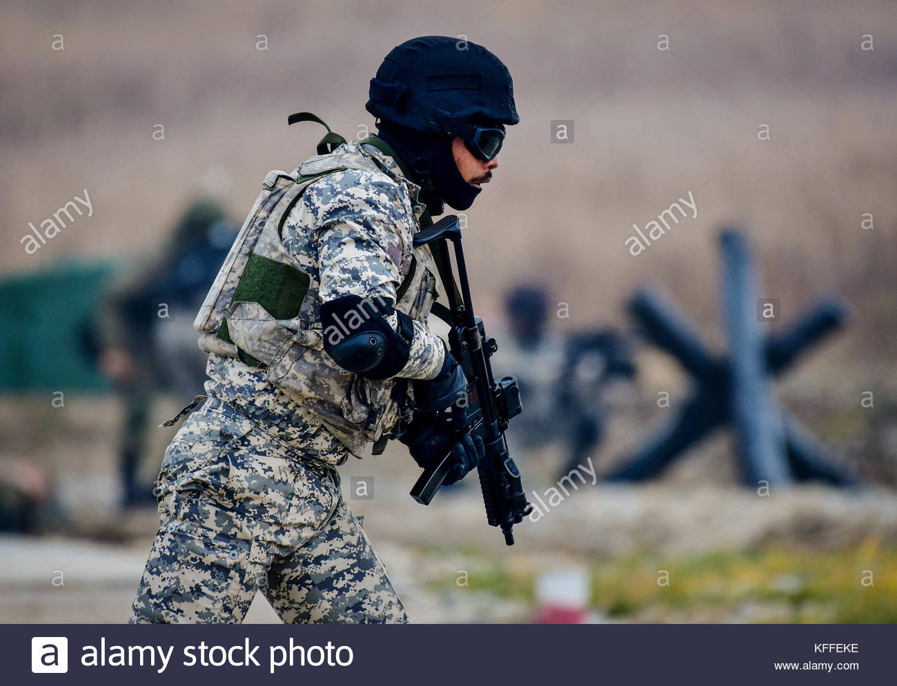 primorye-territory-russia-28th-oct-2017-an-indian-serviceman-takes-KFFEKE.jpg