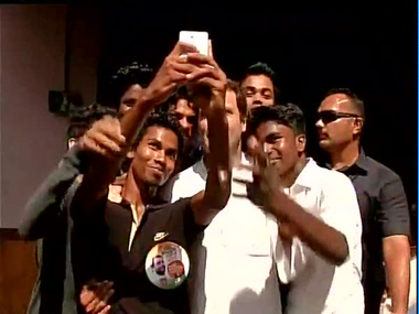 rahul-selfie380[1].jpg